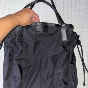 Mint Condition Burberry shoulder bag. Clean inside and out.